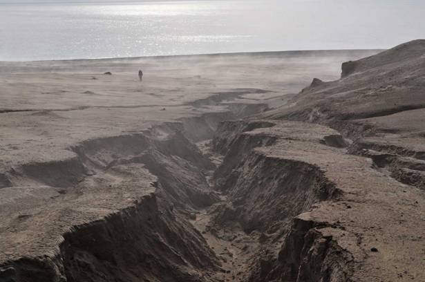 http://alaska.usgs.gov/science/kasatochi/images/rill_gully_erosion.jpg